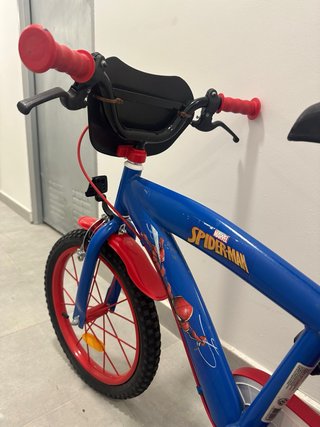 Bicicleta Spiderman Azul y Roja Decathlon