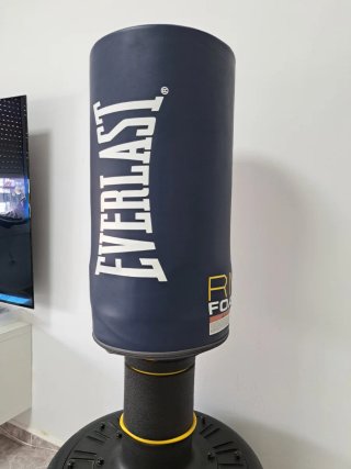 Saco de boxeo Everlast con pie