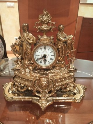 Reloj de sobremesa de bronce