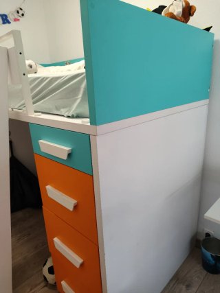 Cama juvenil alta con cajones
