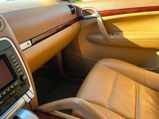 Porsche Cayenne 957