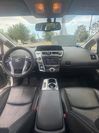 Toyota Prius+  2016