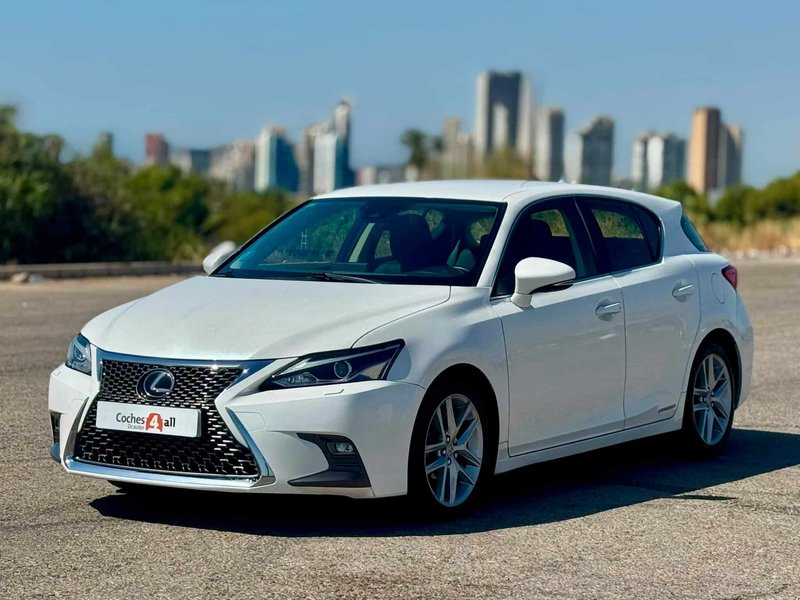 Lexus CT 200H 2018 - foto 1