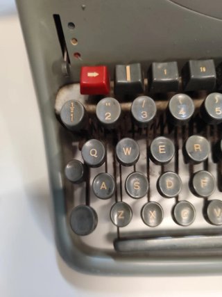 Máquina Escribir Hispano Olivetti Lexicón 80