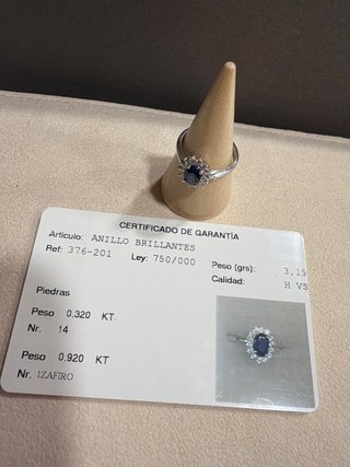 Anillo Oro Blanco 18k Zafiro y Brillantes