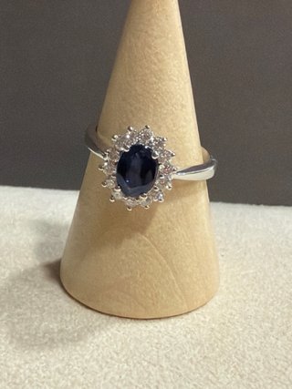Anillo Oro Blanco 18k Zafiro y Brillantes