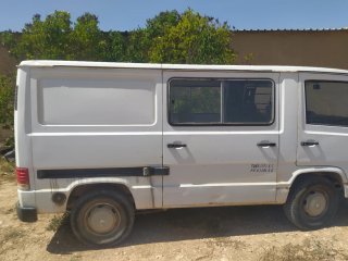 Mercedes-Benz mb100 1989