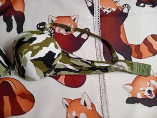 Reggiseno camuflage tg 5 italiana