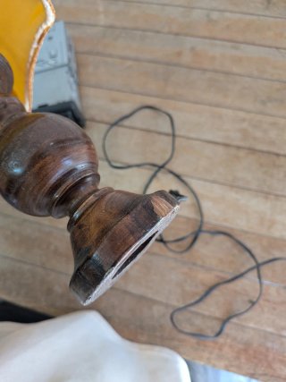 Lampada da tavolo in legno e tessuto vintage lume