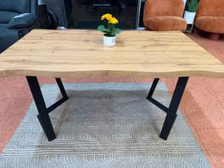 Mesa de madera rústica 140cm