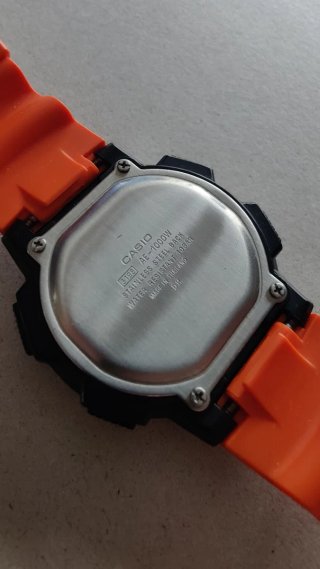 Reloj Casio AE-1000W-4B Naranja