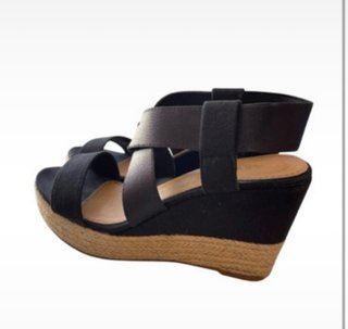 Sandalias de cuña negras