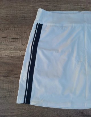 Falda pantalón Oysho blanca deportiva