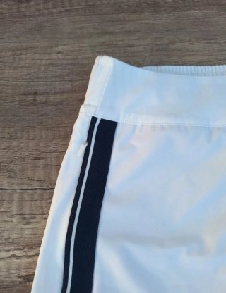 Falda pantalón Oysho blanca deportiva