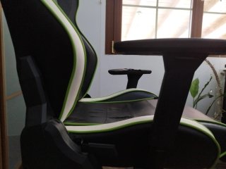 Silla gamer Newskill negra y verde
