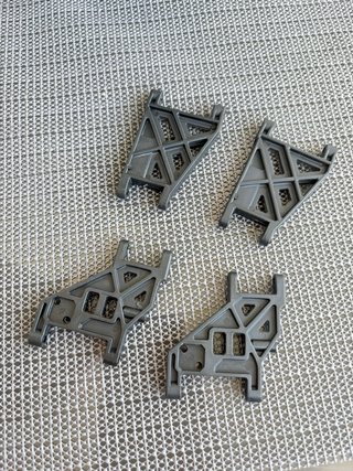 TRAPECIOS RC KYOSHO RAIDER NUEVOS