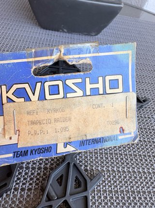 TRAPECIOS RC KYOSHO RAIDER NUEVOS