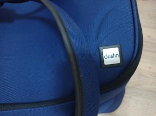 Maleta de viaje azul con ruedas