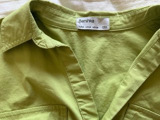 Blusa corta verde lima manga larga