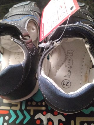 Sandalias niño piel HURAN talla 21.