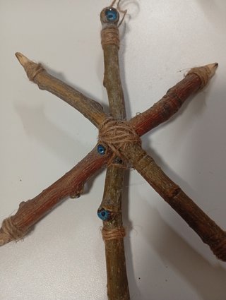 Pisada de bruja artesanal de madera