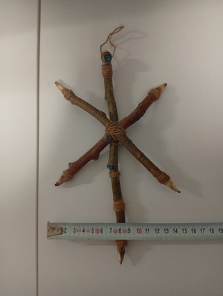 Pisada de bruja artesanal de madera