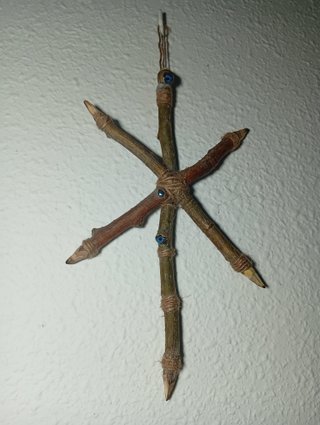 Pisada de bruja artesanal de madera