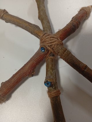 Pisada de bruja artesanal de madera