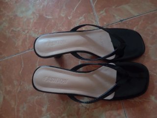 Chanclas tacón negras moda 36-37
