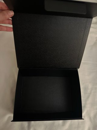 Caja de regalo Prada negra