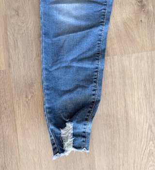 Pantalón premamá vaquero desgastado