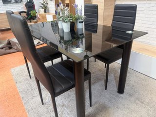 Mesa cristal templado con 4 sillas