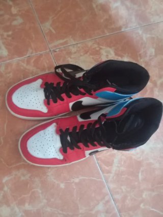 Jordan azules y rojas