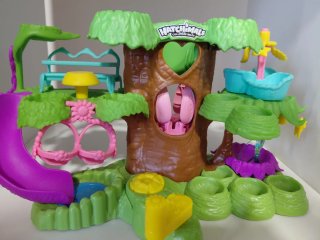 Guardería Hatchimals con 4 figuras coleccionables