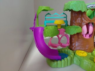 Guardería Hatchimals con 4 figuras coleccionables