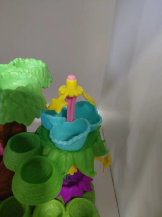 Guardería Hatchimals con 4 figuras coleccionables