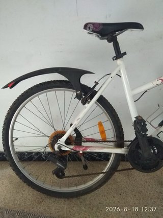 Bicicleta Rockrider Blanca y Rosa
