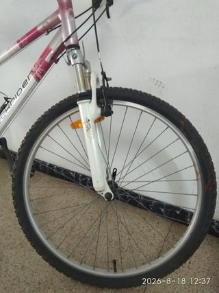 Bicicleta Rockrider Blanca y Rosa