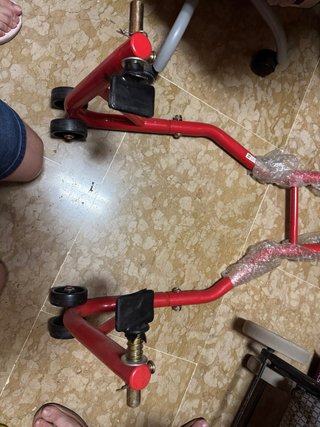 Caballete moto trasero para basculante – Rojo