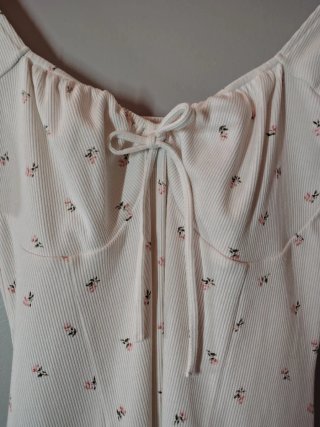 Vestido blanco corto flores canalé