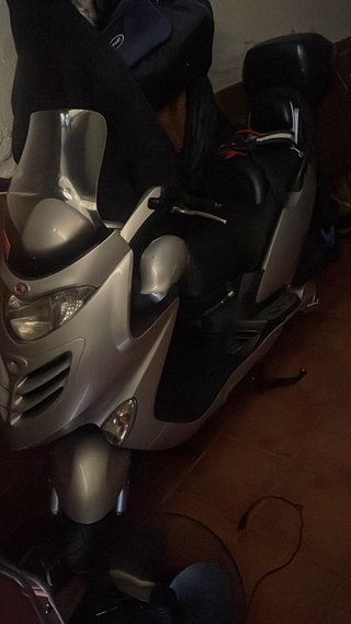 Maxi Scooter Plata y Negra