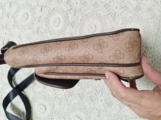 Bandolera Guess Beige y Marrón
