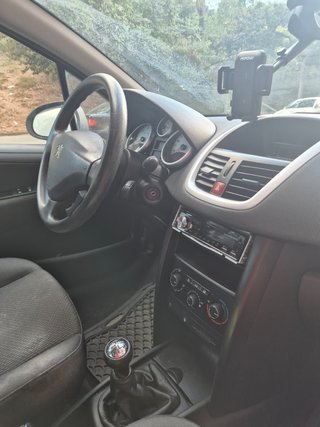 Peugeot 207 2010