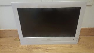 TV LED Simtech 12V/220V + Soporte + Mando