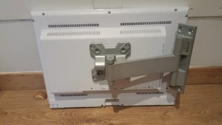 TV LED Simtech 12V/220V + Soporte + Mando