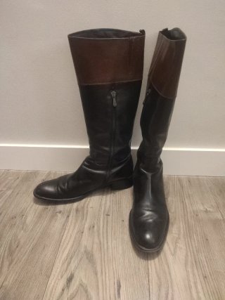 Botas altas negras y marrón