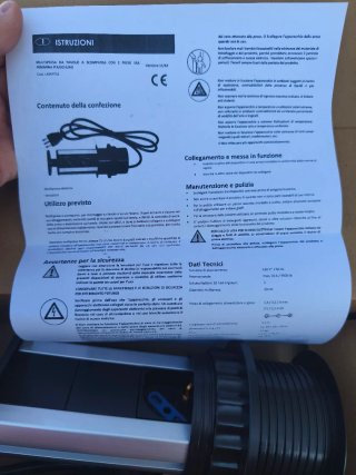 Enchufe múltiple retráctil para mesa