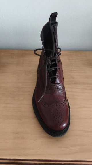 Botines de piel burdeos marca Luis Gonzalo