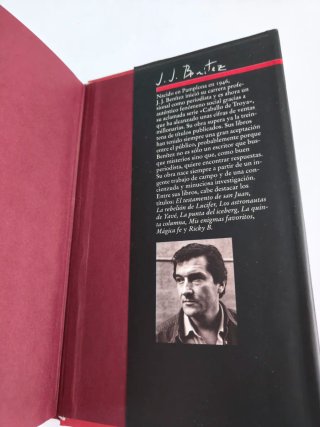 El Papa Rojo La Gloria del Olvido