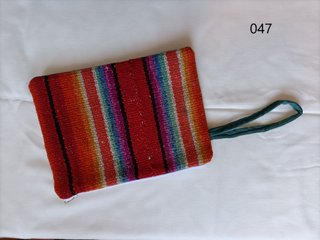 Bolso sobre tejido lana telar